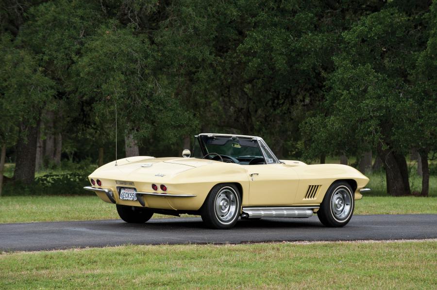  Chevrolet Corvette Stingray Convertible 1967 года  (фото 2 из 18)